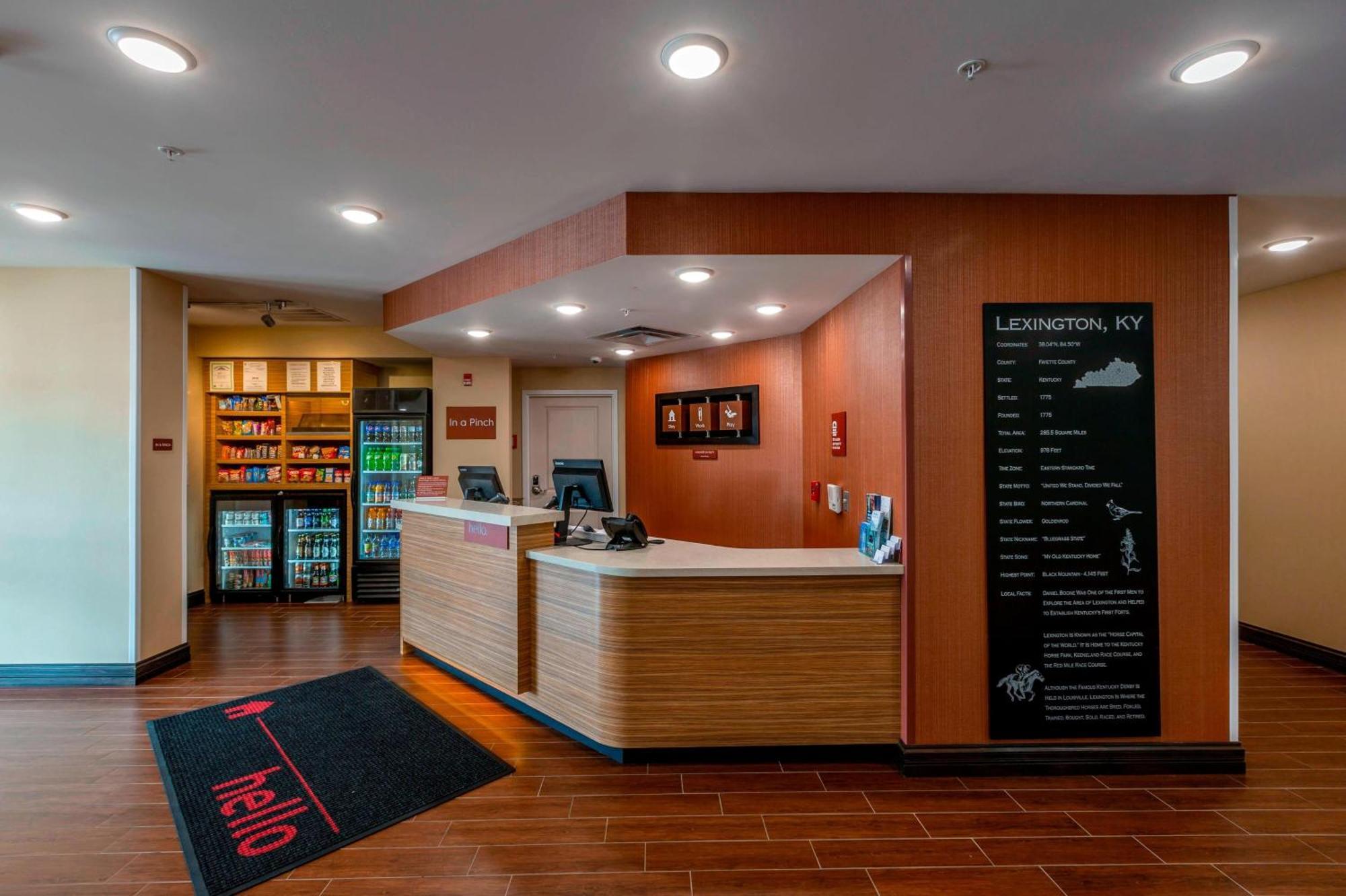 Towneplace Suites By Marriott Lexington Keeneland/Airport Екстериор снимка
